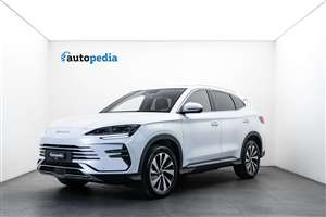 BYD Seal U DM-i Design AWD 324PS image